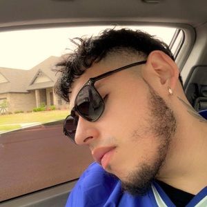 Meet your Posher, Javi